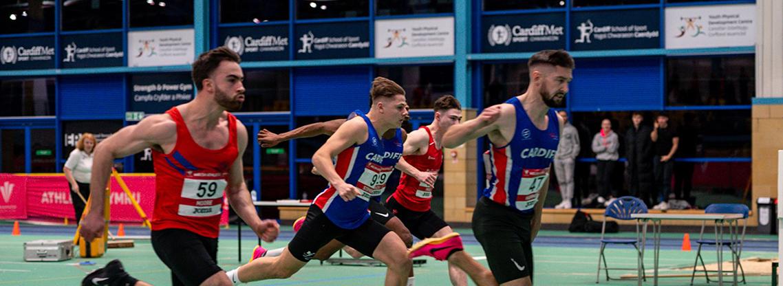 Dewi Hammond wins the senior men's 60m title.