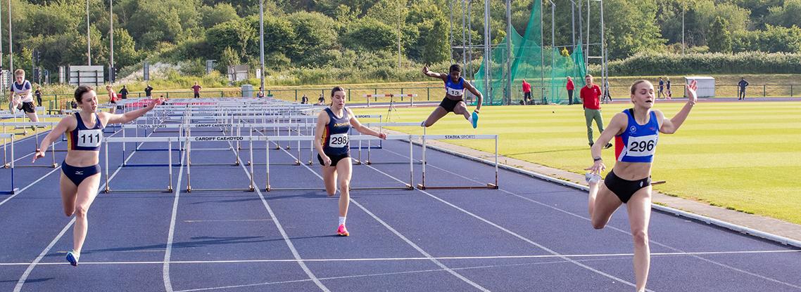 Women's Hurdles - Lauren Evans takes the win 5.6.24 .jpg