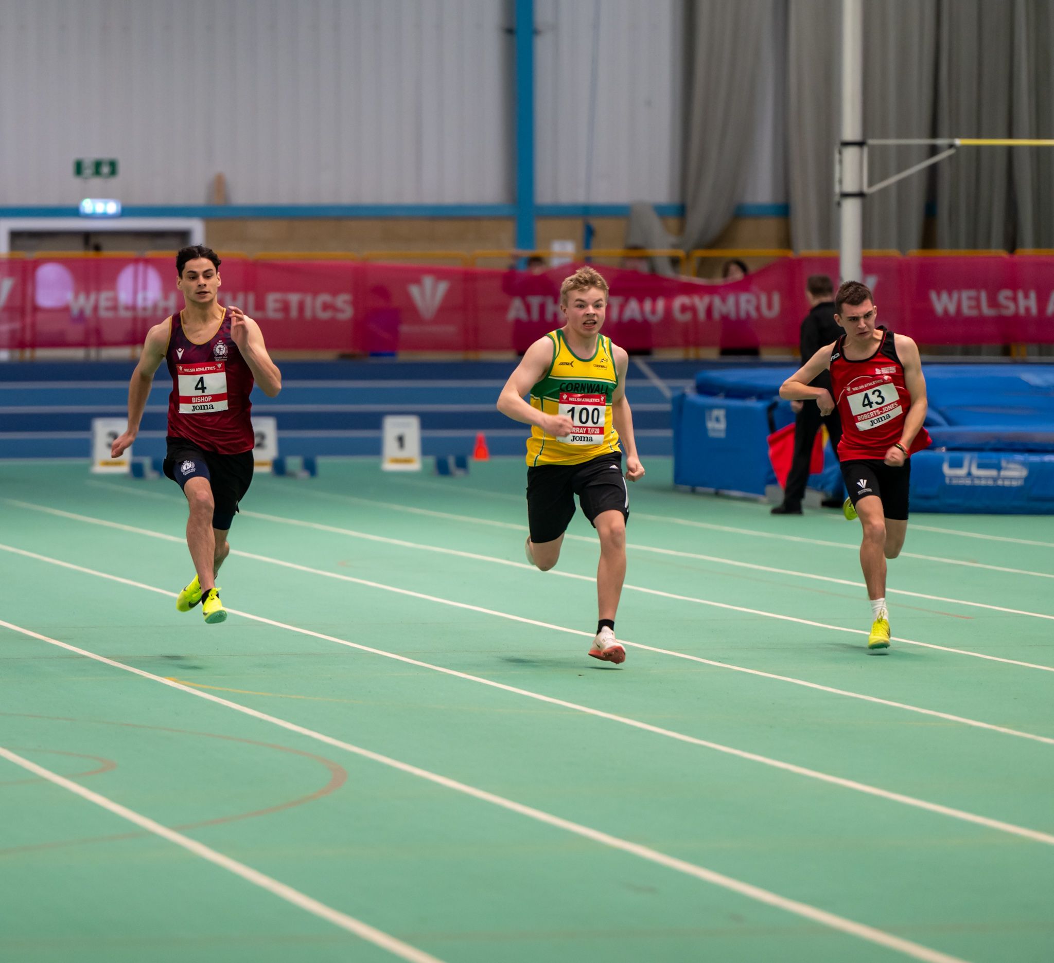 Tomi Roberts-Jones and William Bishop competing in the 60m.