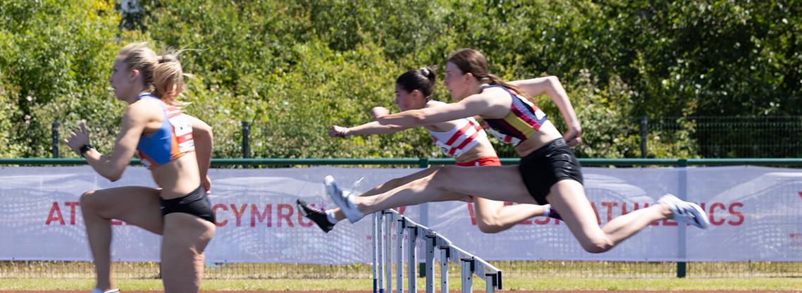Hurdles Clinic - Credit Dave Knight.jpg